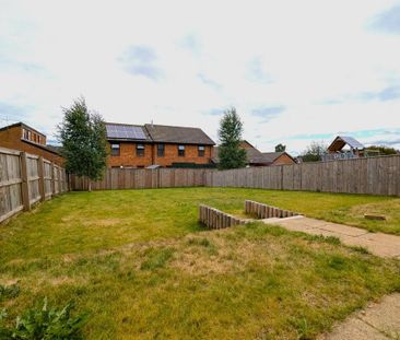 4 bedroom detached house to rent - Photo 3