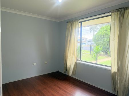 Family-Friendly Home for Rent in Narromine - Photo 2