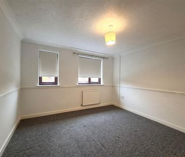 2 bedroom semi-detached house to rent - Photo 2