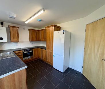 2 bedroom semi-detached house to rent - Photo 5