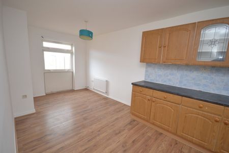 3 bed Mid Terraced House for Rent - Photo 4