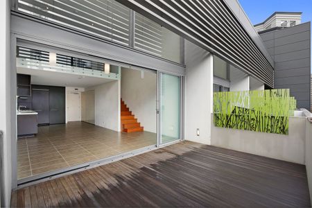 Modern One Bedroom Apartment with City Views! - Photo 5