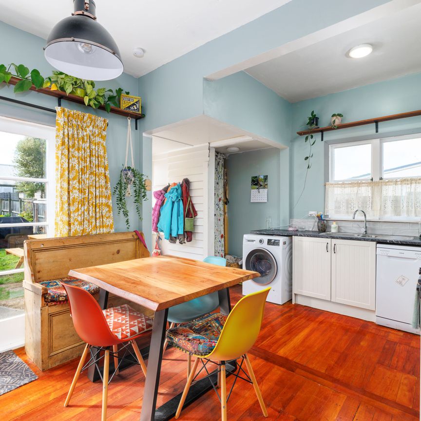 Gorgeous Standalone Cottage in New Brighton! - Photo 1