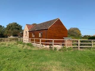 2 bedroom detached bungalow to rent - Photo 2