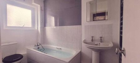 3 bedroom terraced house to rent - Photo 3