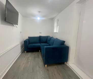 1 bedroom in a house share to rent - Photo 5