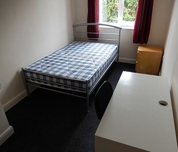 2 Bedroom Flat Alexandra Road - Photo 2