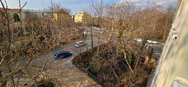 Rathausplatz 1, 2320 Schwechat helle und perfekt gelegene 3-Zimmerwohnung zu vermieten € 661 - Photo 1