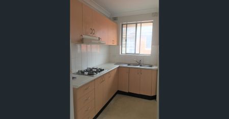 2 BEDROOM UNIT TIMBER FLOORING THOUGHT OUT. KITCHEN GAS COOKING. TIMBER FLOORING. CLOSE TO SCHOOL - Photo 3