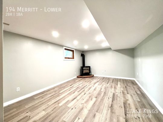 Updated 2 Bed 1 Bath Lower w Private Entrance/ Laundry in Great Residential Area - Photo 1