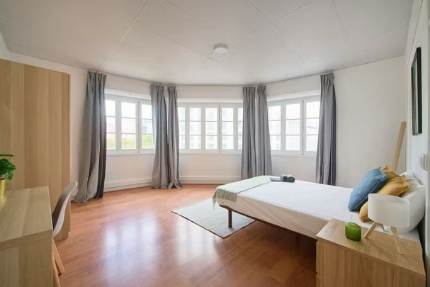 Rua Alexandre Herculano, Lisbon, Lisbon 1150-005 - Photo 1