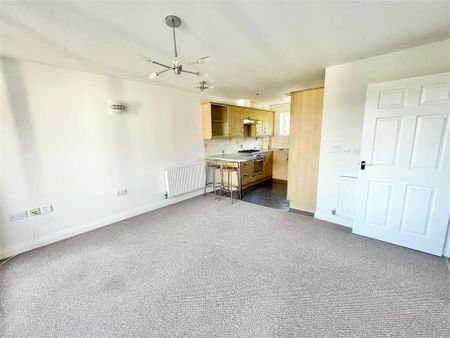 2 bedroom flat to rent - Photo 3