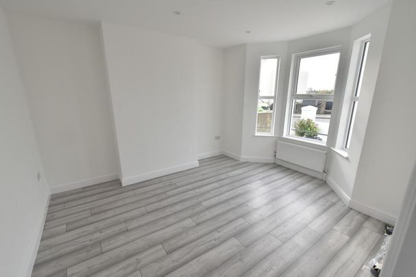 3 bedroom end of terrace house to rent - Photo 1