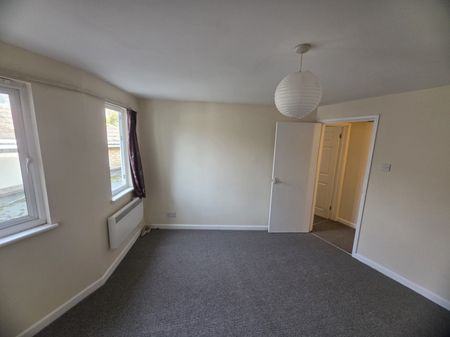 1 bed Apartment - To Let - Photo 4