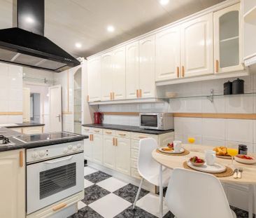 Carrer de Balmes, Barcelona, Catalonia 08006 - Photo 5