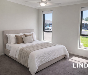 Modern Family Living in a Quiet Lochinvar Pocket - Photo 2