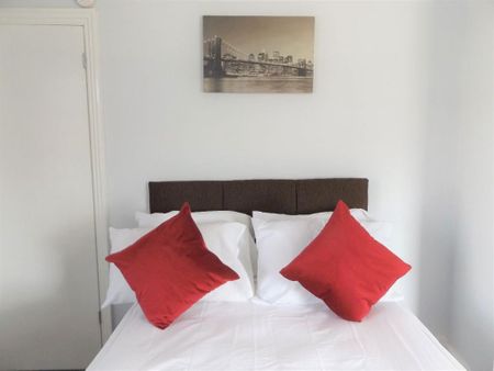 4 bedroom house share to rent - Photo 2