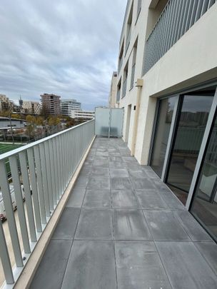 33100 BORDEAUX - APPARTEMENT TROIS PIECES AVEC TERRASSE ET PLACE DE PARKING - Photo 1