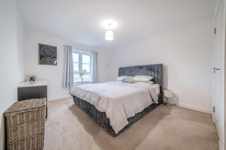 4 bedroom detached house to rent - Photo 5