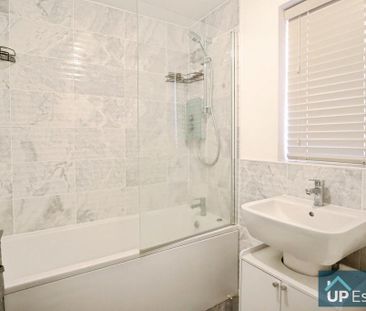 3 bedroom semi-detached house to rent - Photo 4