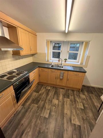 4 bedroom terraced house to rent - Photo 4