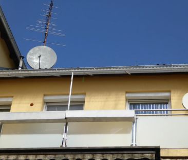 INNENHOFLAGE: sonnige, helle Single/Pärchenwohnung mit Balkon in Ze... - Photo 1