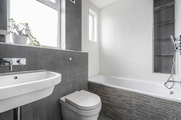 5 bedroom terraced house to rent - Photo 1