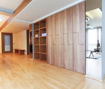 Lichtdurchflutete 2-Zi.-Wohnung mit großer Loggia und tollem Weitbl... - Foto 6