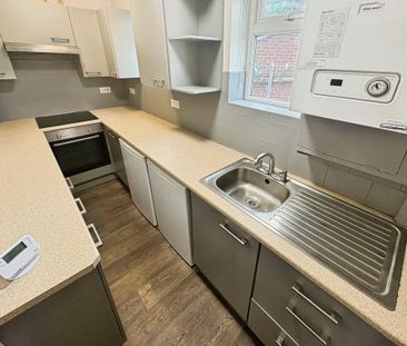 3 bedroom terraced house to rent - Photo 5