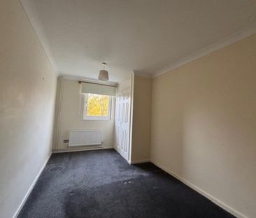 3 bedroom end of terrace house to rent - Photo 1
