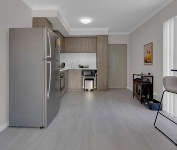 Modern & Low Maintenance! - Photo 6