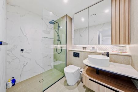 2 bed 2 bath - Photo 5