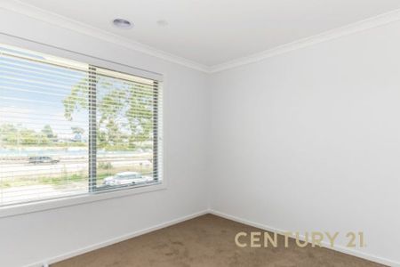 Family Comfort in a Peaceful Court Location - Photo 4