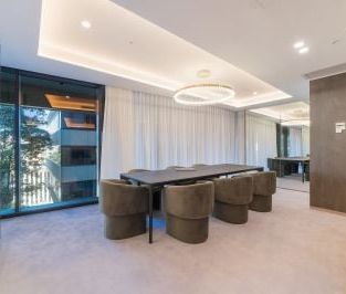 Luxury STUDIO Residence in "The Landmark" - Photo 3