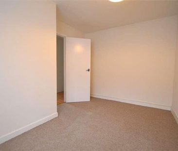 Fairlawnes, Maldon Road, Wallington, SM6 - Photo 4