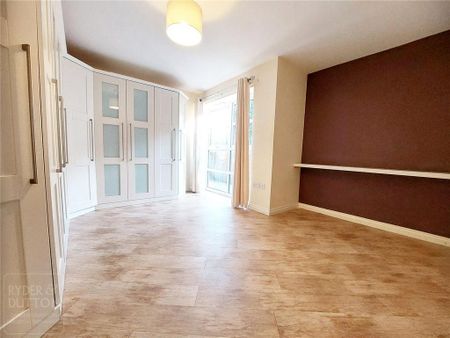 2 bedroom apartment to rent - Photo 4