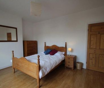 4 bedroom terraced house to rent - Photo 3