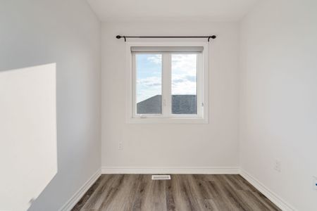 For Lease - 461 Blackburn Drive Unit# 41, Brantford, Ontario - Photo 5