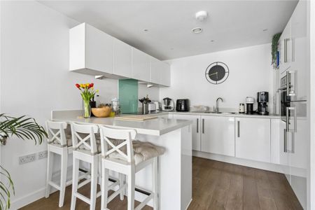 Kingfisher Heights, N17, London - Photo 3