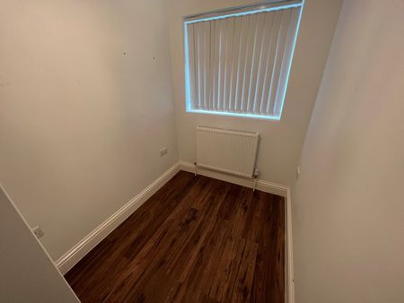 Nursery Gardens, Staines - 3 bedrooms Property for lettings - Seymours - Photo 5