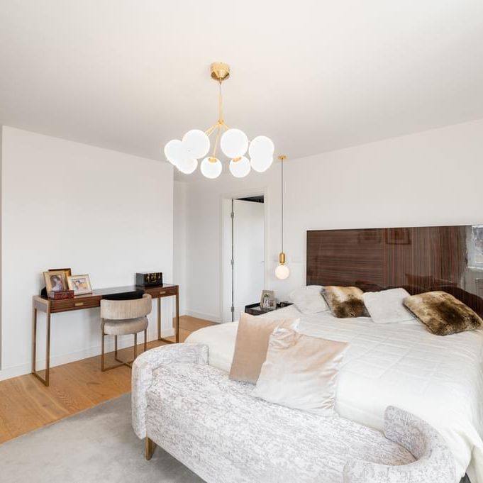 7 Bedroom House with swimming pool, Restelo, Lisboa - Photo 1