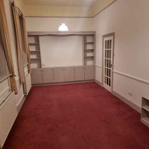 Kennington Road, Ashford - Photo 1