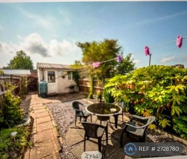 1 bedroom in a house share to rent - Photo 2