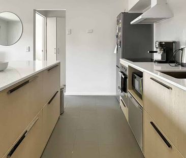 Ideal Inner-City Home - Photo 4