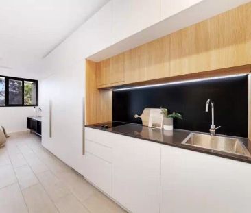 Studio with 1 bathroom - Photo 3