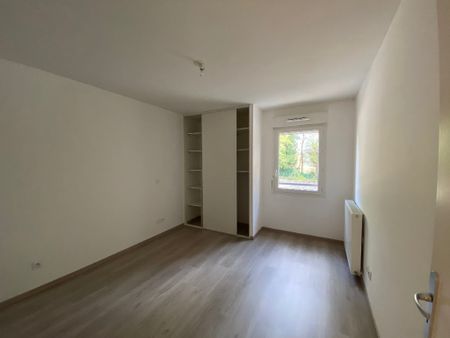 Location Appartement 3 pièces 66m² - Photo 2