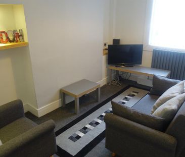 2 bedroom private hall to rent - Photo 1