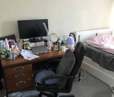 4 bedroom semi-detached house to rent - Photo 6