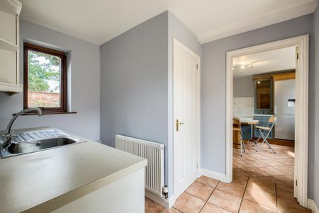 4 bedroom detached house to rent - Photo 5