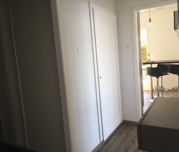 A louer appartement dans villa individuelle avec terrasse arborisée. - Foto 6